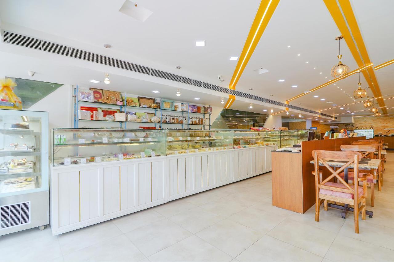 Fabhotel Aamantran & Banquet Halls - Nr Rtc X Roads Metro Station Haidarábád Kültér fotó