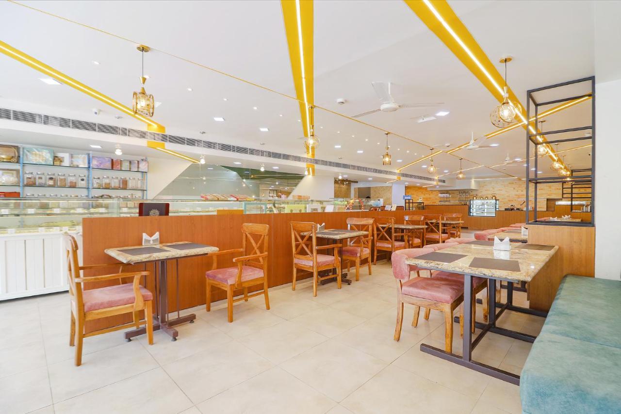 Fabhotel Aamantran & Banquet Halls - Nr Rtc X Roads Metro Station Haidarábád Kültér fotó
