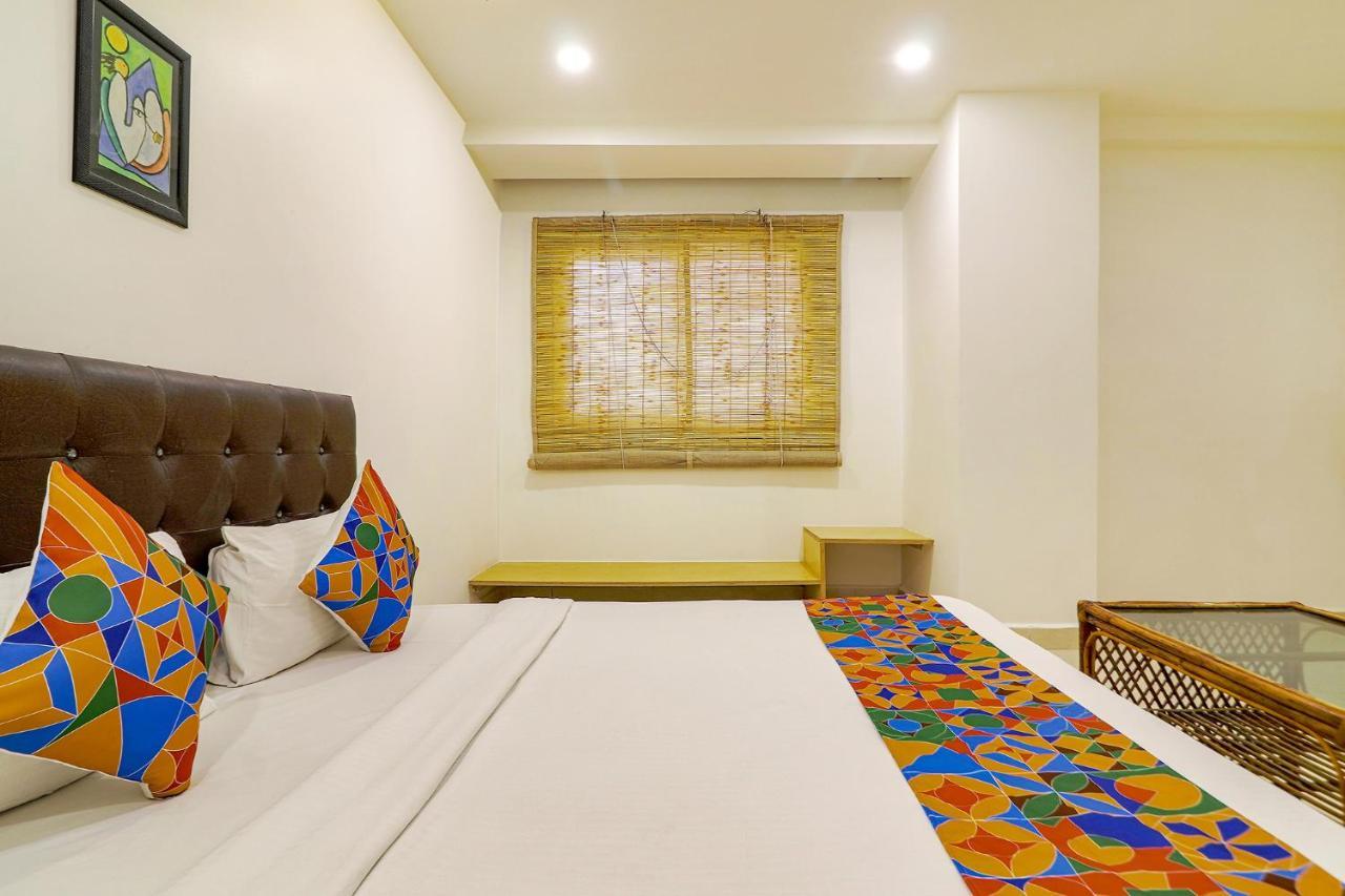 Fabhotel Aamantran & Banquet Halls - Nr Rtc X Roads Metro Station Haidarábád Kültér fotó